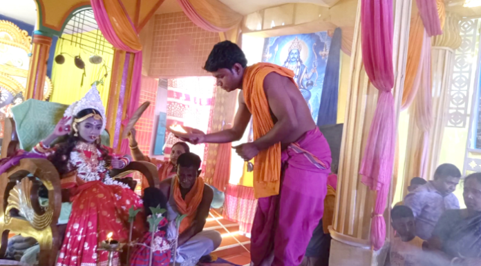 জয়পুরহাটে মহাসমারোহে মহাঅষ্টমীর কুমারী পূজা অনুষ্ঠিত