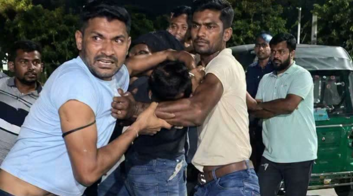 থানা প্রাঙ্গণে দুই পক্ষের সংঘর্ষ, আটক ৫