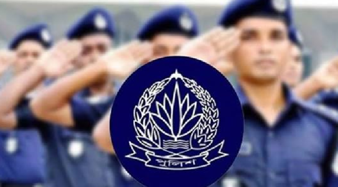আইনশৃঙ্খলা জোরদারে পুলিশে ১৪ হাজার নিয়োগ: পিআরবি সংশোধন করে ৪ হাজার এসআই পদে শতভাগ সরাসরি নিয়োগের নীতিগত সিদ্ধান্ত