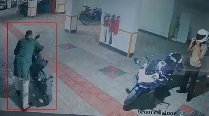 বিমানবাহিনীর সাবেক কর্মকর্তা তাহসিফ সৌরি হত্যা রহস্য: মাজার বস্তি থেকে মোটরসাইকেল উদ্ধার, বন্ধু দীপের চাঞ্চল্যকর তথ্য