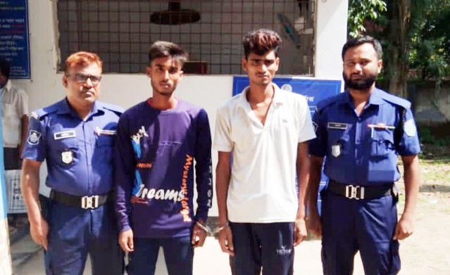 আত্রাইয়ে ছিনতাই চেষ্টার ঘটনায় ২জন গ্রেফতার