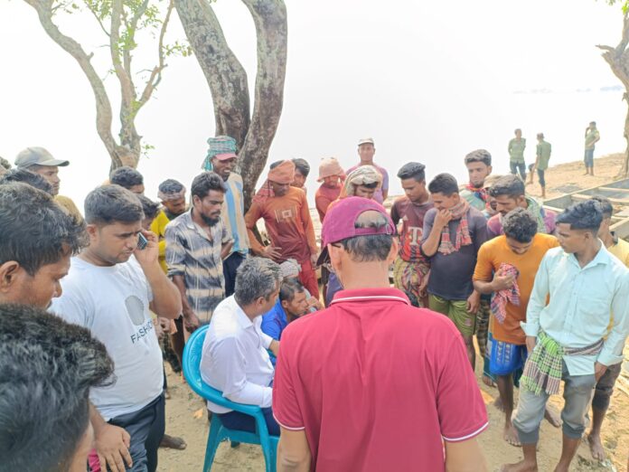 কোনাজাল ঠেকাতে টাঙ্গুয়ার হাওরে কড়া অভিযান, প্রশাসনের কঠোর হুঁশিয়ারি