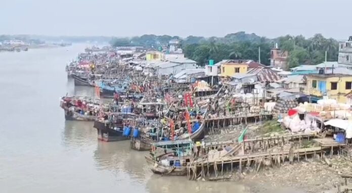 সমুদ্রে মাছ ধরার ২২ দিনের নিষেধাজ্ঞা।