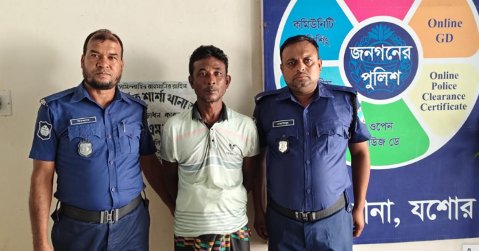 বিস্ফোরক মামলায় নিষিদ্ধ যুবলীগ নেতা আটক 