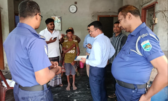 জয়পুরহাটে কৃষকের বাড়ী থেকে ৭৬ বস্তা সার জব্দ