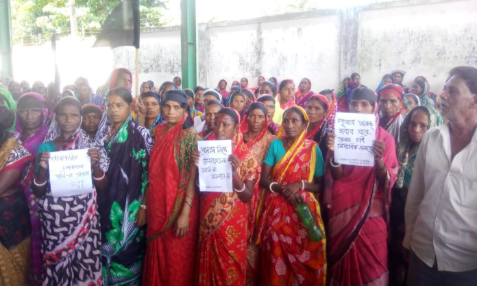চা বাগানে বোনাস ও বকেয়ার দাবিতে ১,০১৭ শ্রমিকের অবস্থান ধর্মঘট