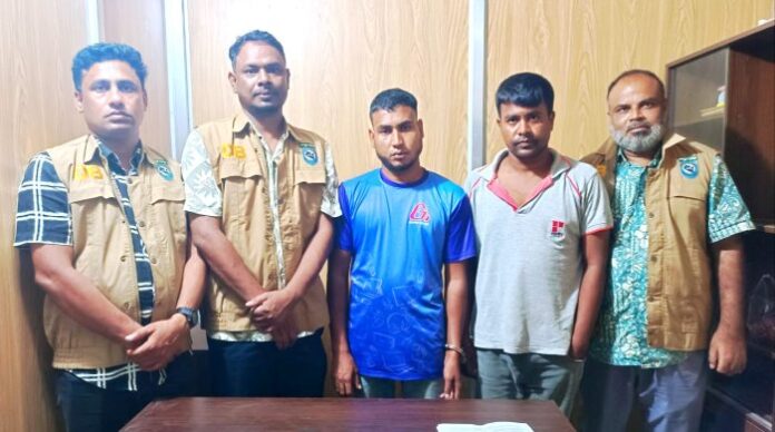 রংপুরের গঙ্গাচড়ায় অনলাইন জুয়া খেলা ও ভিসা প্রতারণার অভিযোগে দু‘জন গ্রেফতার